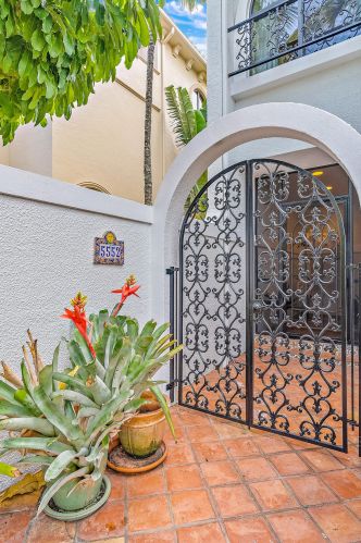 5552 Ocean Blvd, Boynton Beach, FL 33435-7038