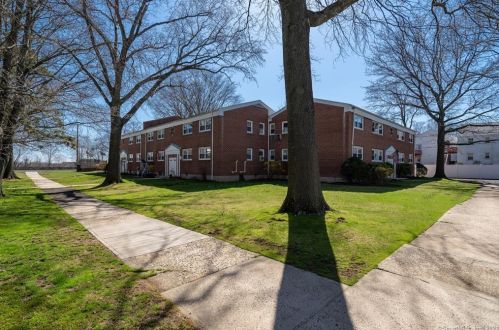 26 Courtland Ave, Stamford CT  06902-3420 exterior