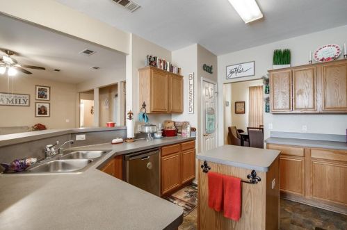 104 Rolling Mdw, St Paul TX 75098-5159 exterior