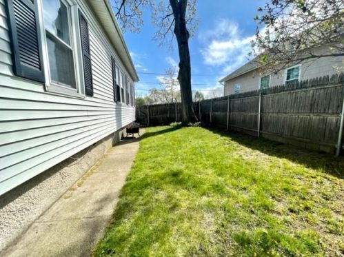 9 Cecile St, Lincoln RI  02865-3249 exterior