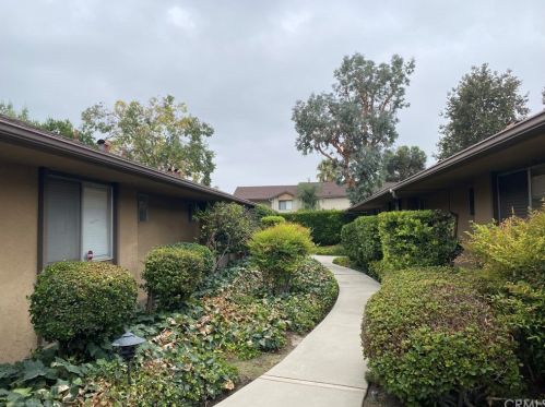 172 Parkdale Dr, San Bernardino, CA 92404-1681