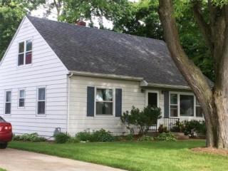 1322 Carroll Ave, Ames, IA 50010-5651