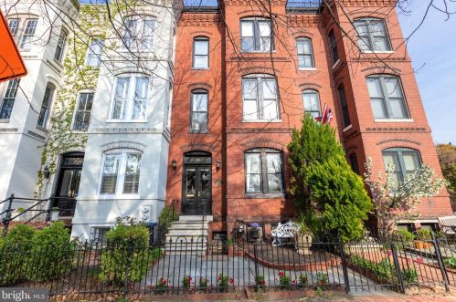 203 3rd St, Washington, DC 20003-1976