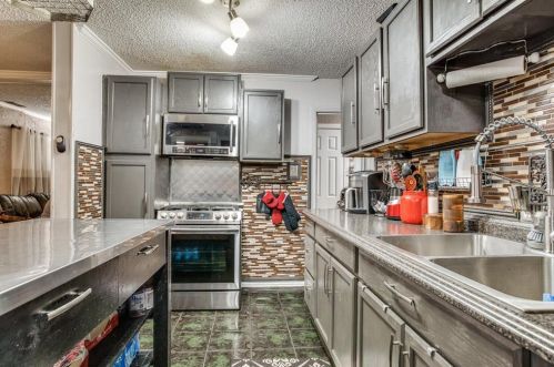 1626 Engle Ave, Dallas TX  75224-2402 exterior