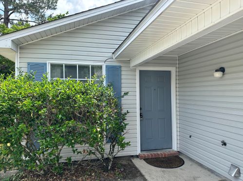 424 Oak Knoll Ln, Pensacola, FL 32506-6080