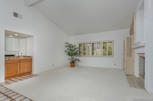 2026 Columbus Way, Vista, CA 92081-8943
