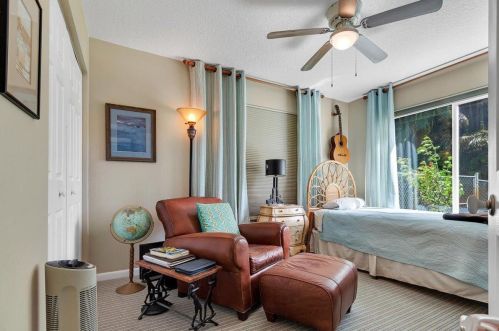 5324 Greenwood Dr, Delray Beach FL  33484-1133 exterior