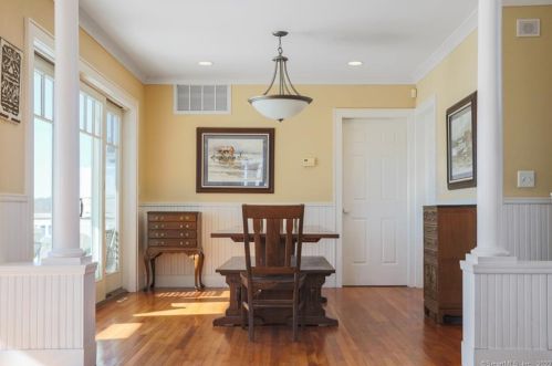 112 Atlantic Ave, Groton CT 06340-8803 exterior