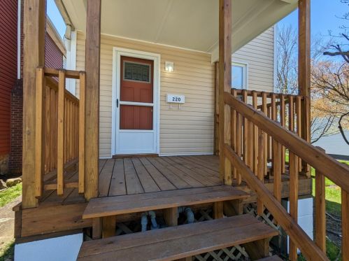 220 Avenue B, Latrobe, PA 15650-3211