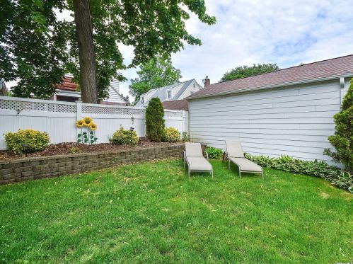 75 Willow St, Floral Park NY  11001-3401 exterior