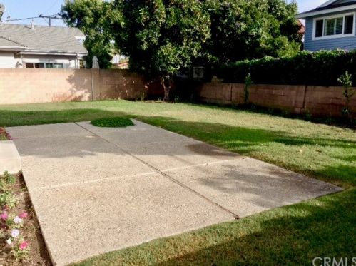 6942 Laurelhurst Dr, Huntington Beach, CA 92647-4018