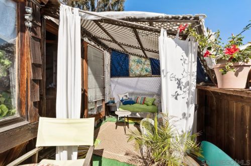 4273 Dawes St, San Diego CA 92109-1230 exterior