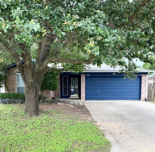1202 Stone Creek Dr, Midlothian TX  76063-6236 exterior