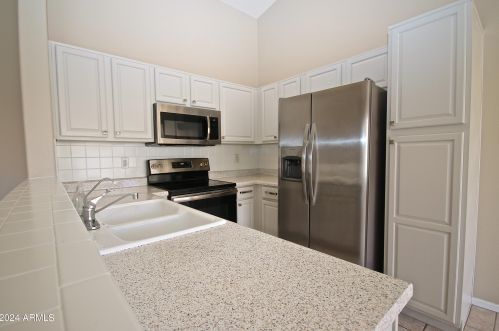 1717 Lindrick Dr, Chandler AZ 85249-5033 exterior