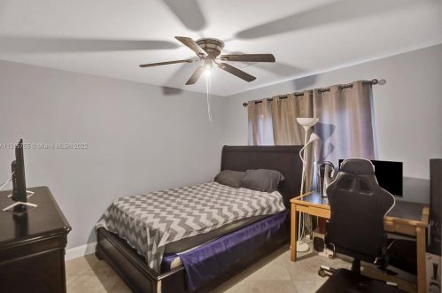 2003 37th Ave, Hollywood FL  33021-4320 exterior