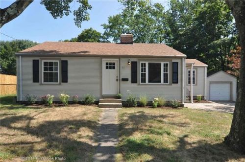 32 Bates Ave, Warwick, RI 02888-2004