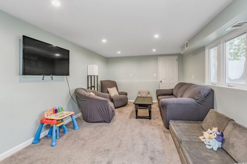 36 Wren Ct, Northport NY  11768-3344 exterior