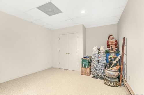 321 Blackberry Dr, Stamford CT  06903-1237 exterior