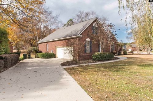 140 Clubhouse Dr, Cayce-West Columbia SC 29172-2584 exterior