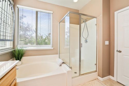 1125 Valley Glen Dr, Liberty Farms CA  95620-4835 exterior