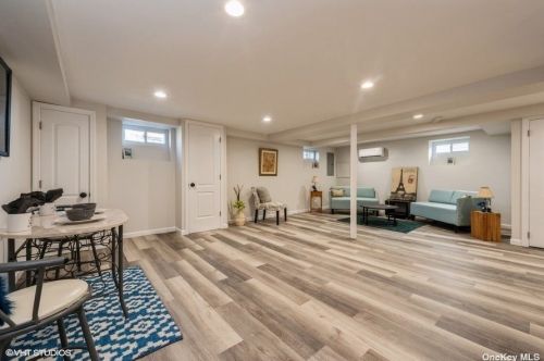 1805 Grant Ave, Seaford NY  11783-2318 exterior