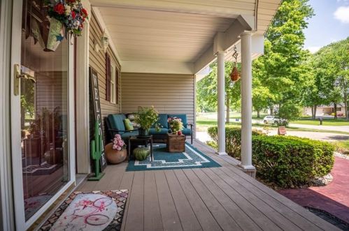 1815 Cricket Ln, Hermitage, PA 16150-9351