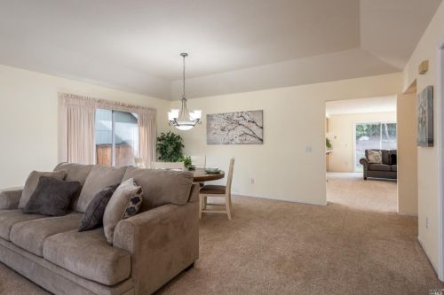 8070 Oakmont Dr, Santa Rosa, CA 95409-6468