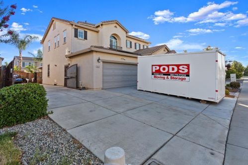 9872 Winkle Cir, Elk Grove CA  95757-6276 exterior