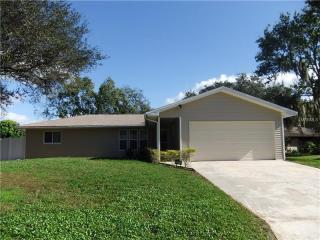 8127 Woodlawn Cir, Palmetto, FL 34221-8986