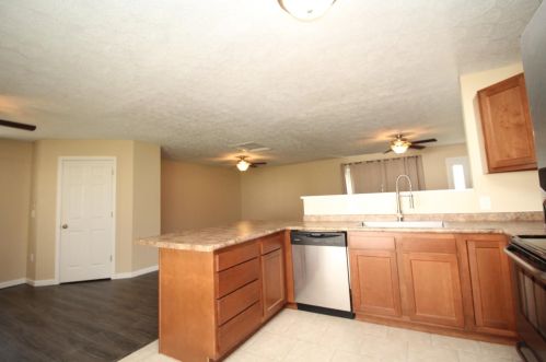 562 Kristine Ln, Franklin OH  45005-2152 exterior