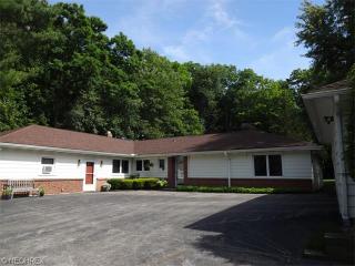 35126 Cannon Rd, Orange Village, OH 44022-3504