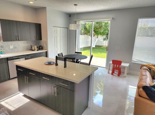 2210 145th Ave, Hollywood FL  33028-2866 exterior