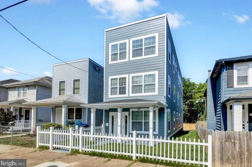 912 45th St, Washington, DC 20019-3801
