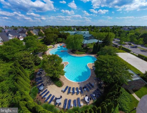 43350 Coton Commons Dr, Leesburg VA  20176-1663 exterior