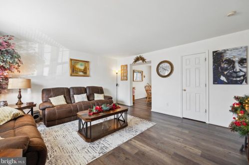 110 Richmond Ct, Harleysville PA  19438-3616 exterior