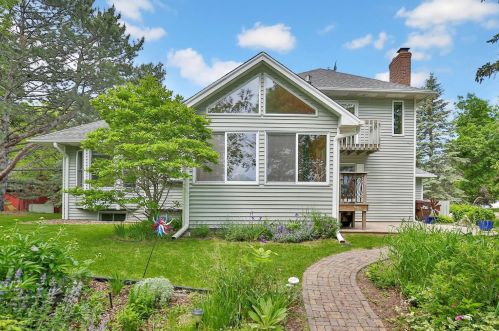 6065 44th St, Saint Paul, MN 55128-2509
