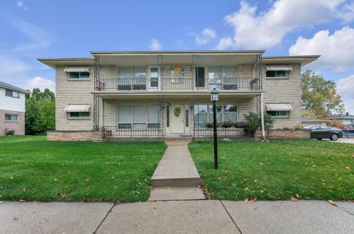 7400 Fernwood Cir, Milwaukee, WI 53219-3948