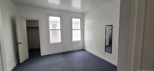 73 Laurel Ave, Bridgeport CT  06605-1124 exterior