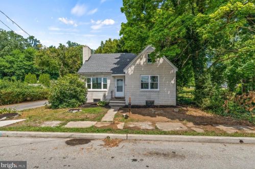 410 Market St, Highspire, PA 17034-1415