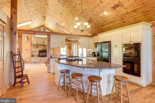 3714 Mountain Rd, Haymarket VA  20169-1739 exterior