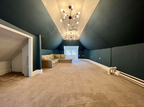 4532 Newhall St, Milwaukee WI 53211-1527 exterior