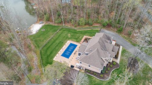 7905 Waterford Dr, Spotsylvania VA  22551-2204 exterior