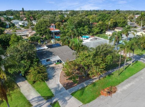 224 Greenbriar Dr, West Palm Beach, FL 33403-2726