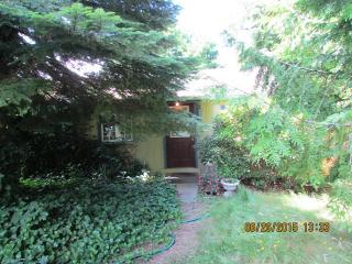 7514 F St, Tacoma, WA 98404-1050