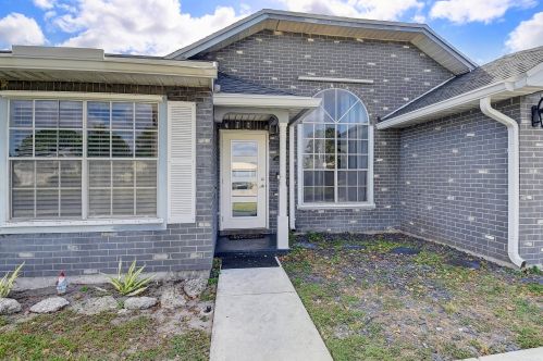 5598 Pebble Brook Ln, Boynton Beach, FL 33472-2401