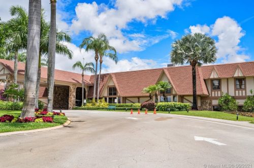 6586 Southurst Ter, Delray Beach FL  33446-1379 exterior