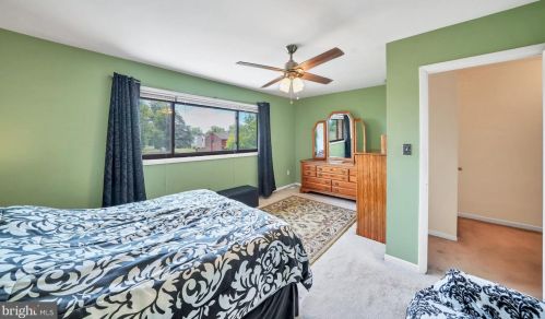 200 Canterbury Ct, East Windsor NJ 08520-5509 exterior