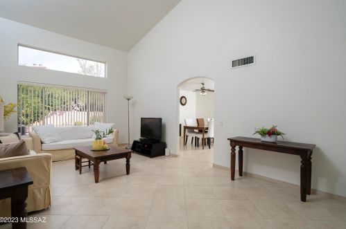 7757 Entrada De Ventana, Tucson, AZ 85750-6421