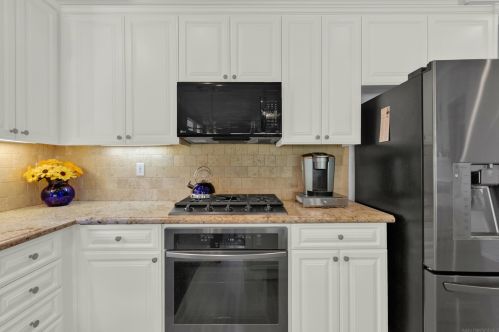 2346 Fallbrook Pl, Escondido CA  92027-6738 exterior