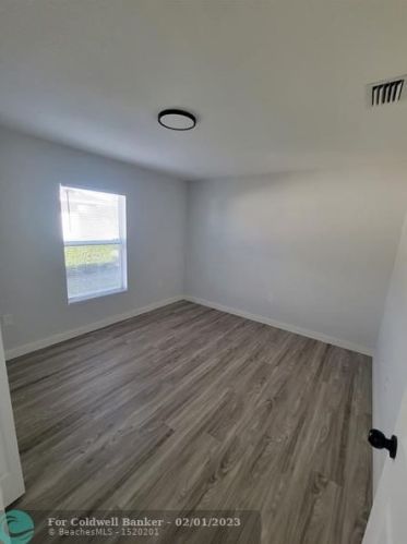 149 Dabou Loop, Belle Glade FL  33430-4284 exterior